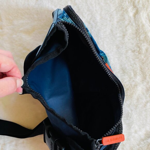 Y2K Old Navy Blue Camouflage Crossbody Sling Backpack Rave Bag Vintage - Picture 7 of 8